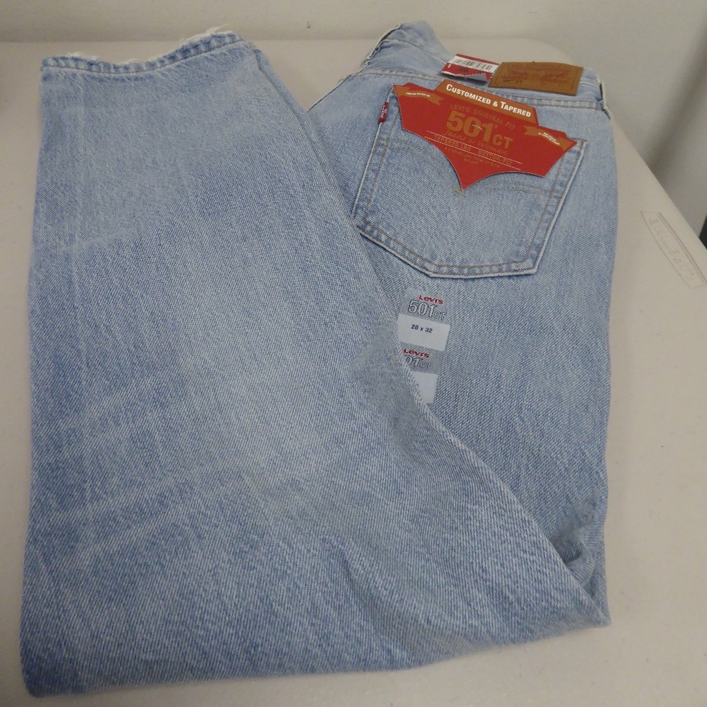NWT LEVIS 501CT DENIM SELVAGE distressed button fly JEANS 28 X 32